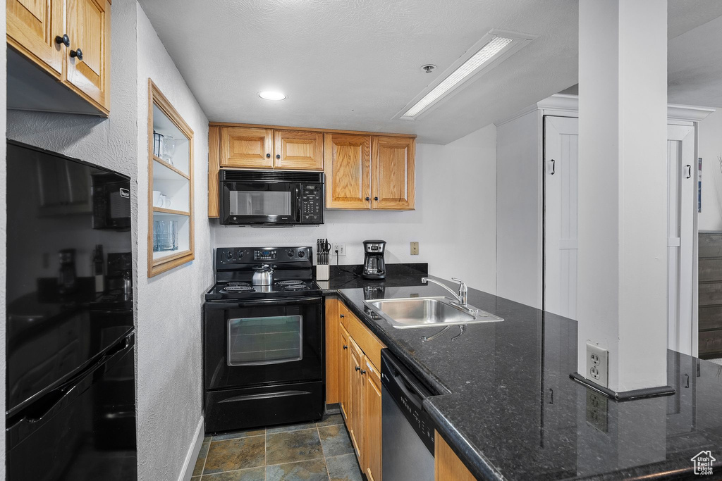 Photo 7 for MLS #2106300 at 1415 Lowell Ave #B165