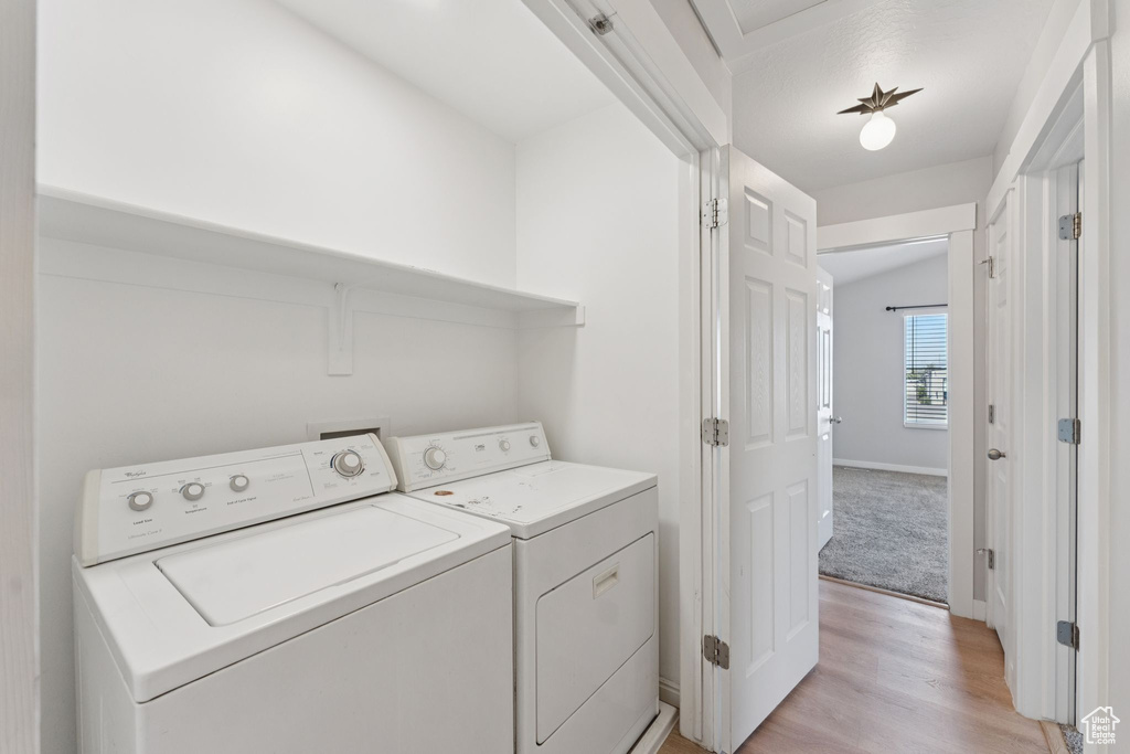 1074 ALLINGTON DR North Salt Lake, UT 84054
