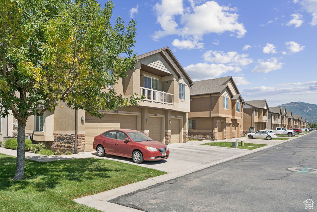 1074 ALLINGTON DR North Salt Lake, UT 84054