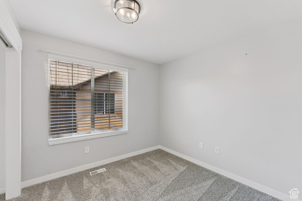 1074 ALLINGTON DR North Salt Lake, UT 84054