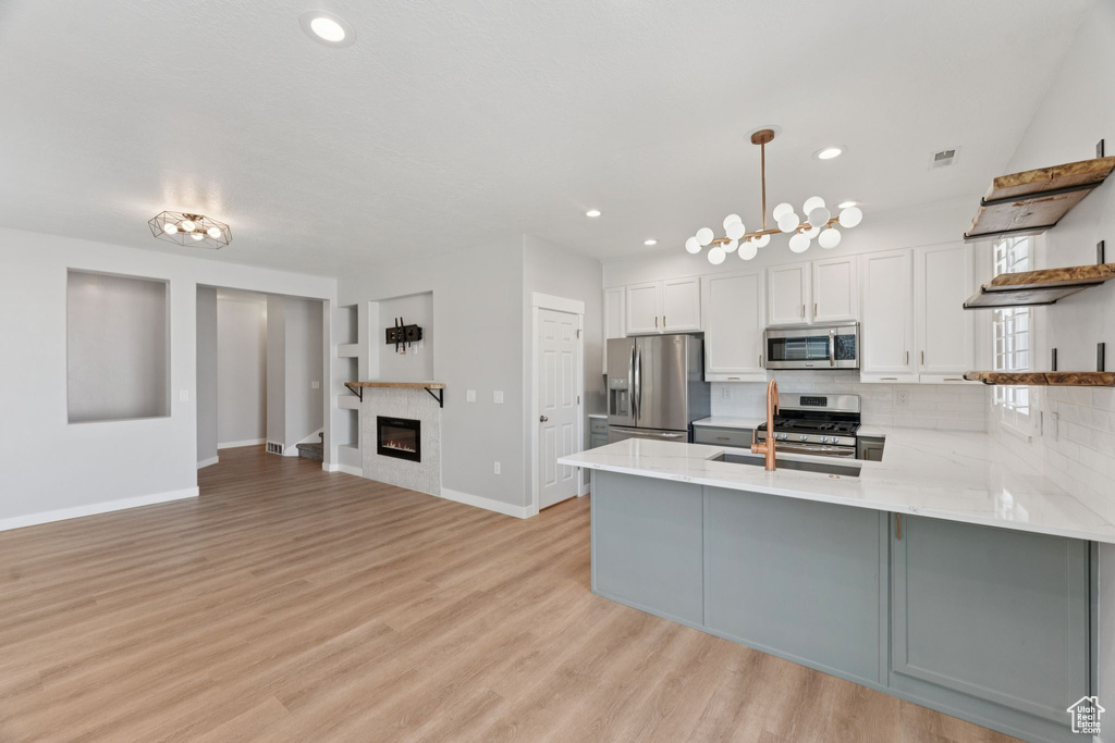 1074 ALLINGTON DR North Salt Lake, UT 84054