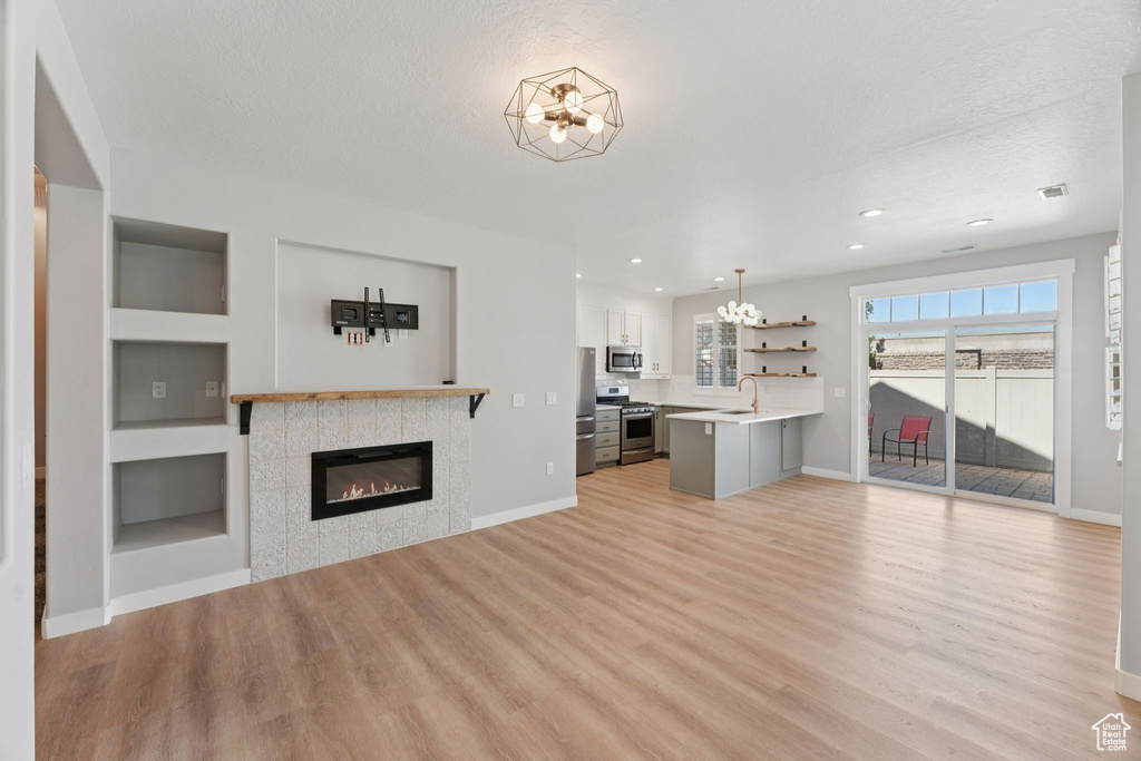 1074 ALLINGTON DR North Salt Lake, UT 84054