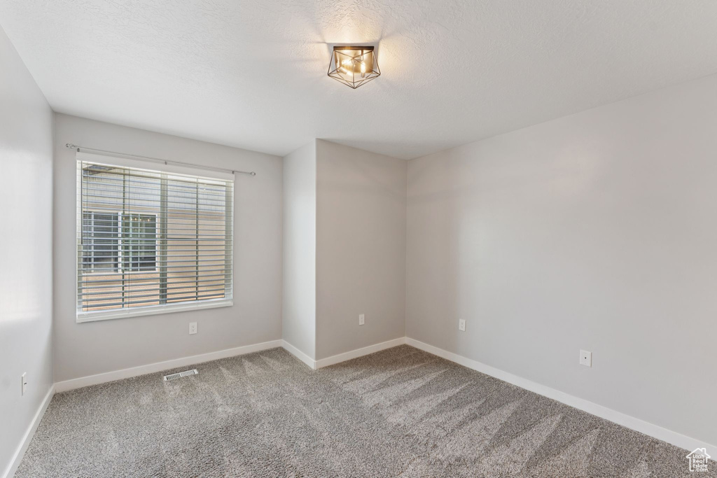 1074 ALLINGTON DR North Salt Lake, UT 84054