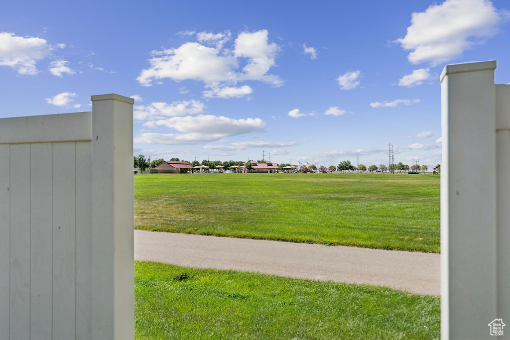 1074 ALLINGTON DR North Salt Lake, UT 84054