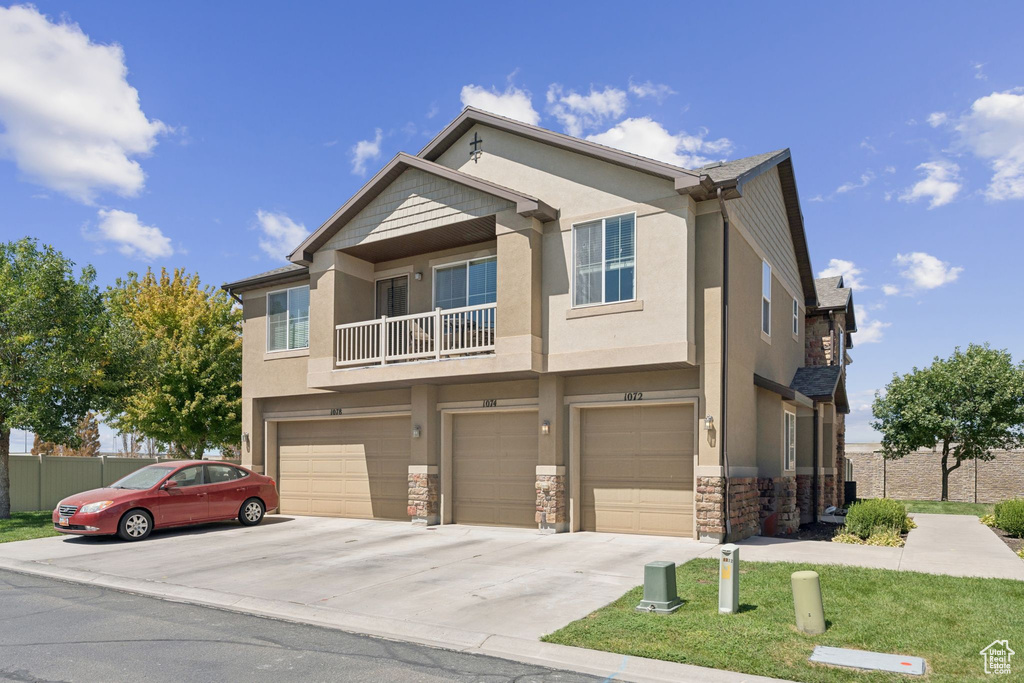 1074 ALLINGTON DR North Salt Lake, UT 84054