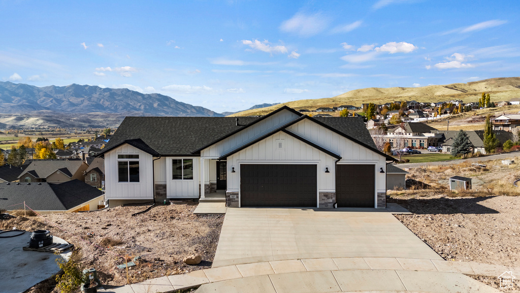 Photo 33 for MLS #2106346 at 827 E Jenny Ln