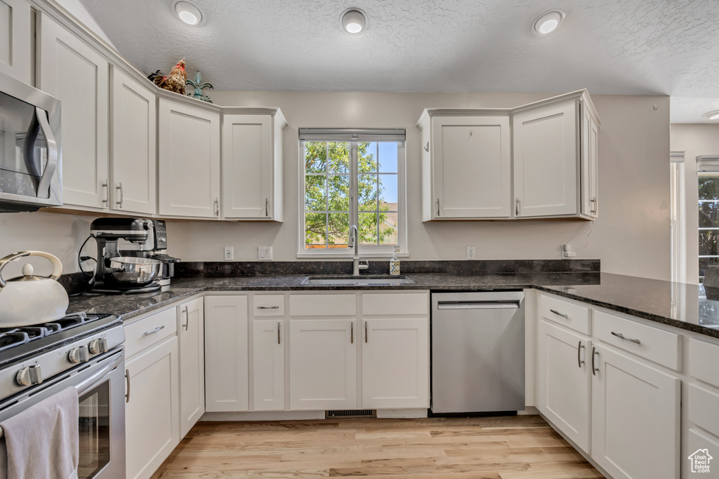 9851 S BIRDIE WAY South Jordan, UT 84009