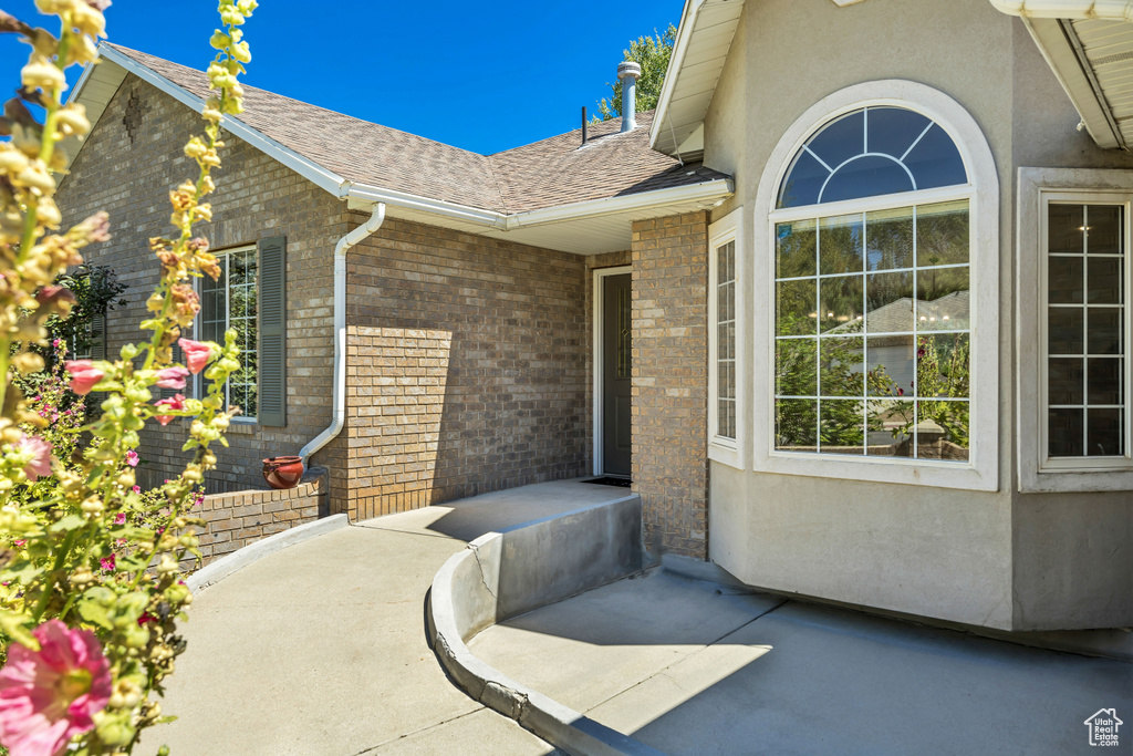 9851 S BIRDIE WAY South Jordan, UT 84009