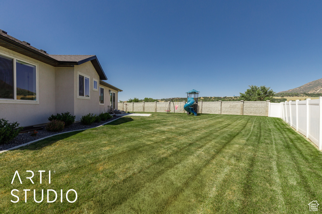 7212 S HAROLDS WAY South Weber, UT 84405