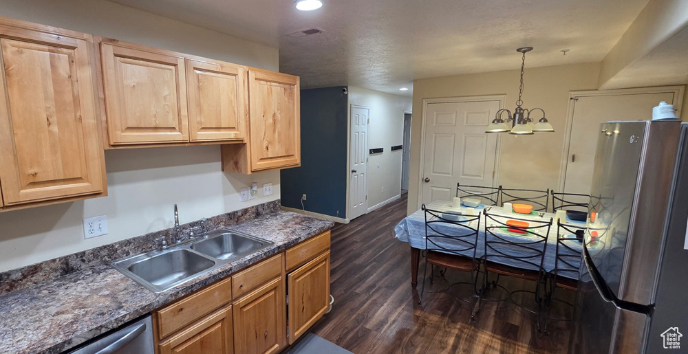 8198 N CEDAR SPRINGS RD #APT 5 Eagle Mountain, UT 84005