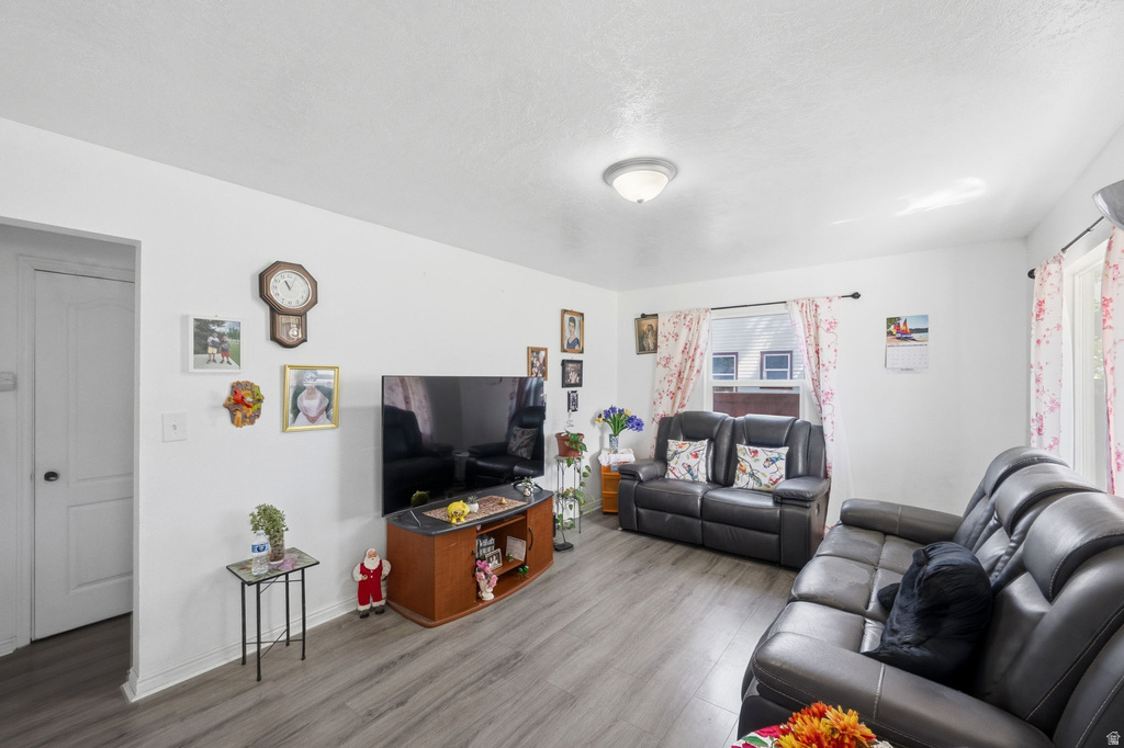 853 N 235 E photo 3