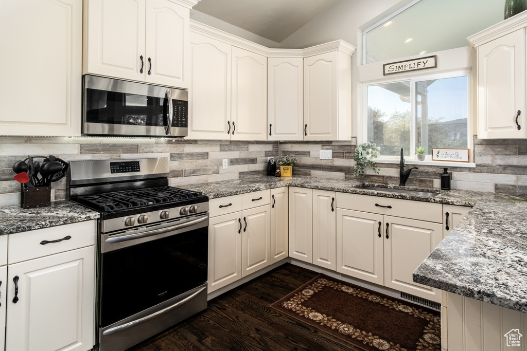 Photo 11 for MLS #2106417 at 88 W Cascade Ave