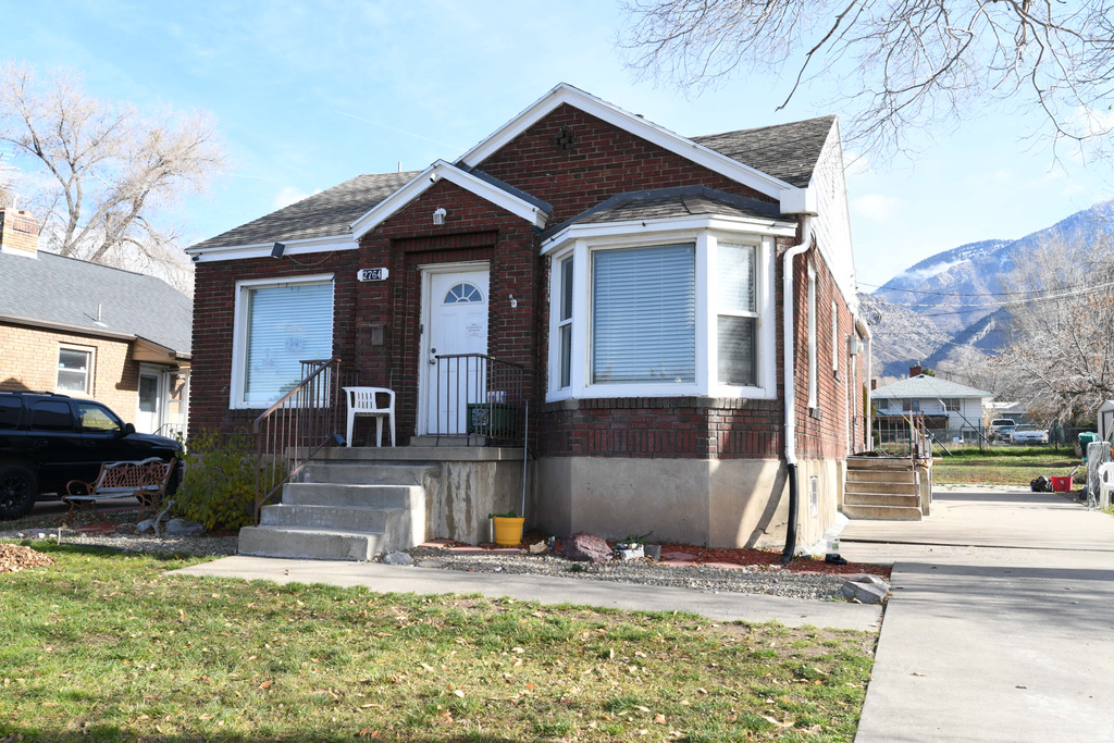 2764 FOWLER AVE Ogden, UT 84403