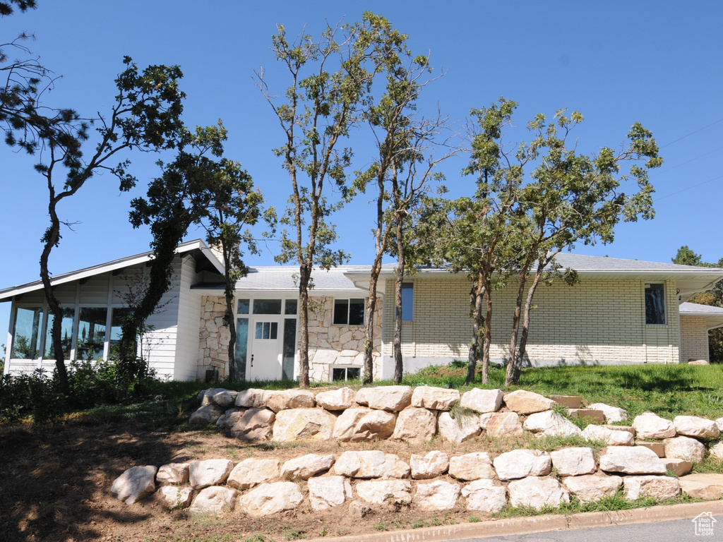 1365 E OAKMONT LN Fruit Heights, UT 84037