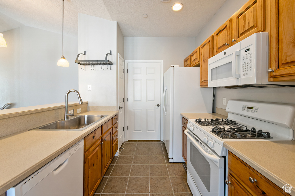 Photo 10 for MLS #2106458 at 1068 S Canyon Meadow Dr #6