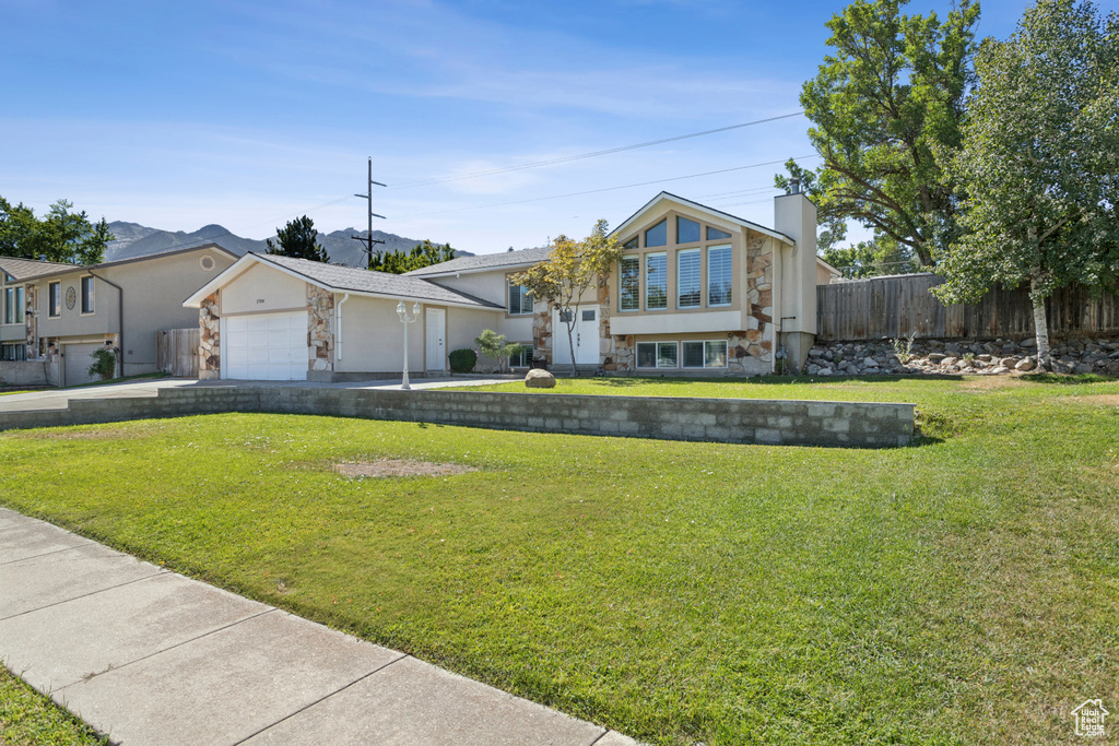 Photo 3 for MLS #2106490 at 1760 E Sunrise Meadow Dr