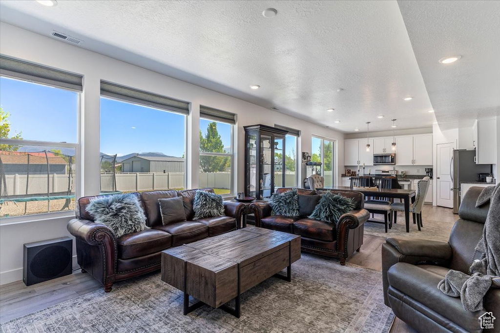Photo 7 for MLS #2106491 at 2735 S Shoreline Dr