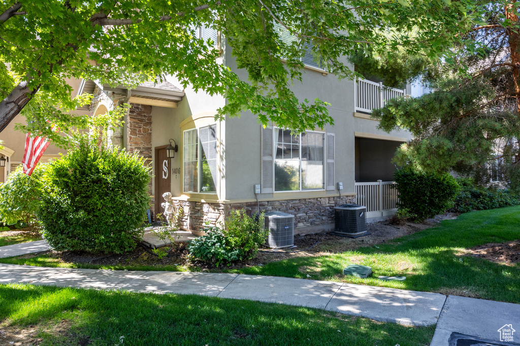 Photo 2 for MLS #2106501 at 1406 W 50 North