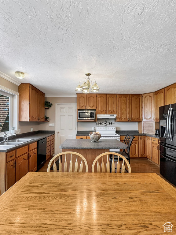 Photo 5 for MLS #2106504 at 130 E Mountain Vale Way