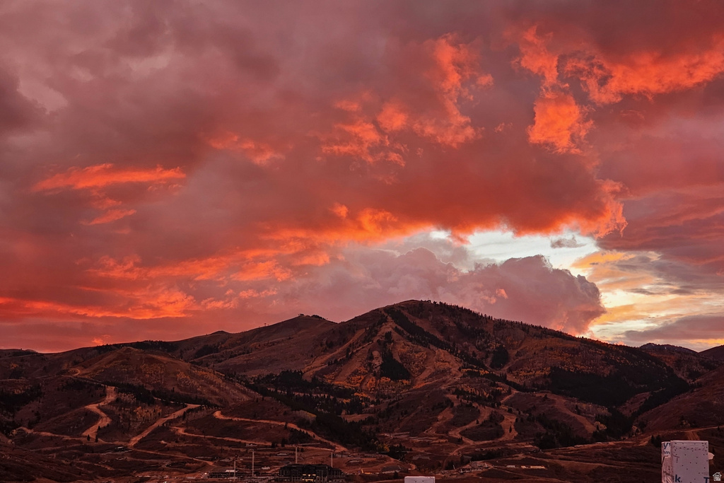 10640 N REFLECTION RDG #R6 Hideout, UT 84036