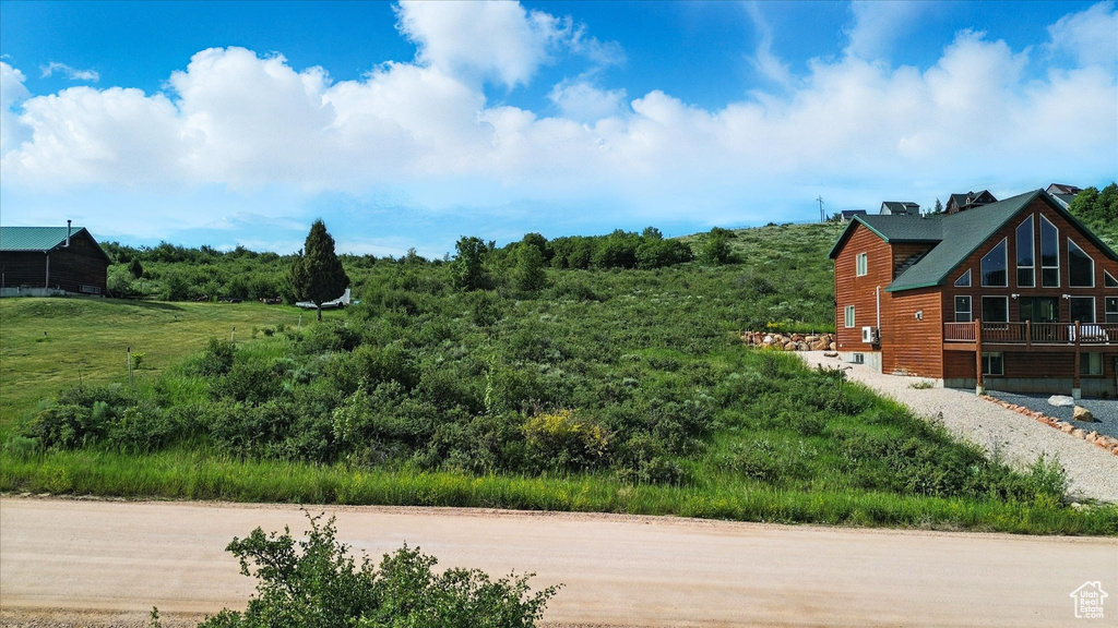 Photo 10 for MLS #2106531 at 1434 N Broad Hollow