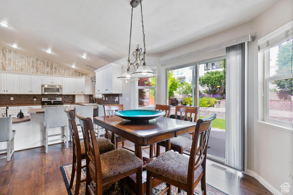 Photo 7 for MLS #2106570 at 1092 S 470 East