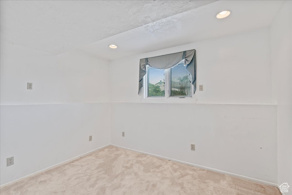 6629 S GEORGIA DR West Jordan, UT 84084