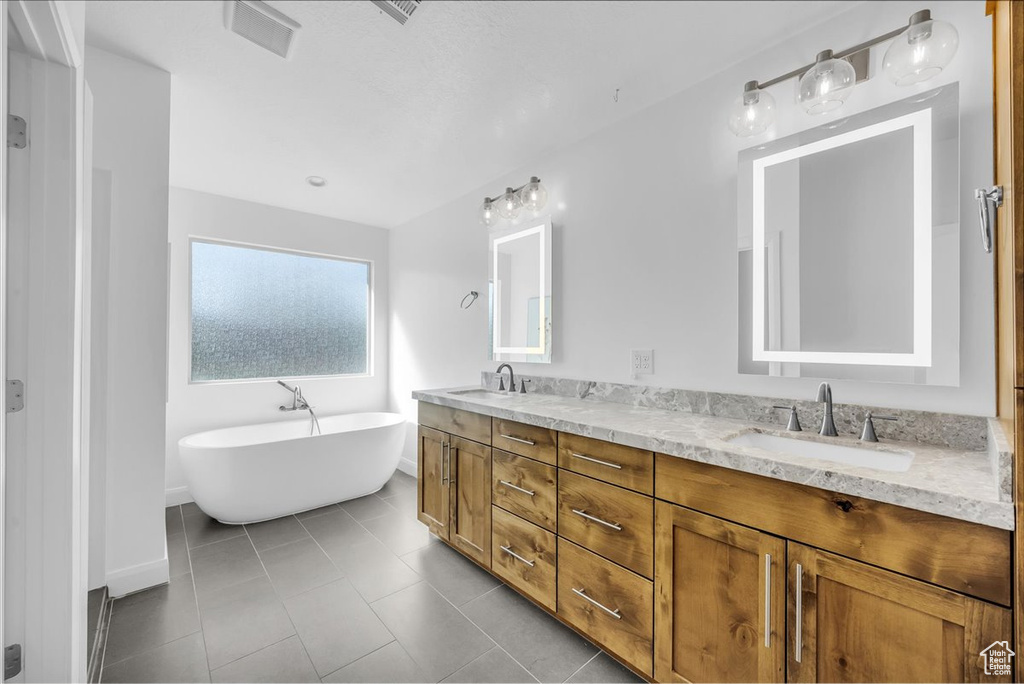 Photo 11 for MLS #2106595 at 1628 E Mokaac Wash Dr