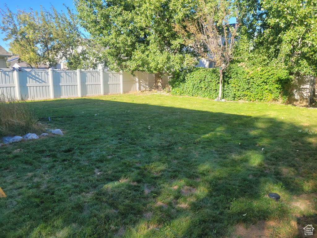 Photo 2 for MLS #2106596 at 5502 N Ardennes Way