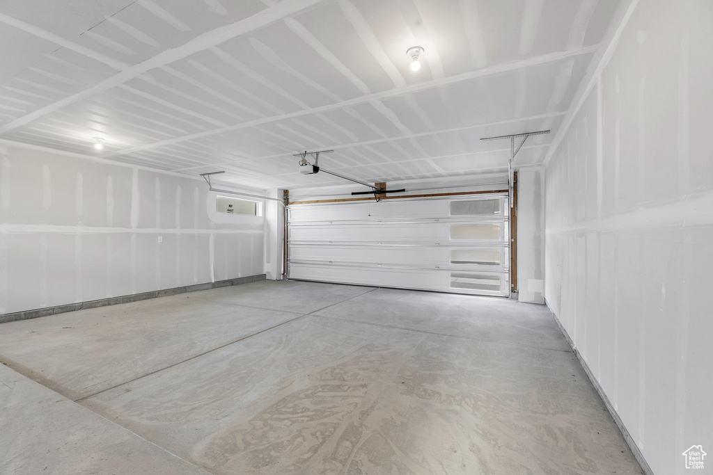 Photo 3 for MLS #2106604 at 4475 S 500 East #3