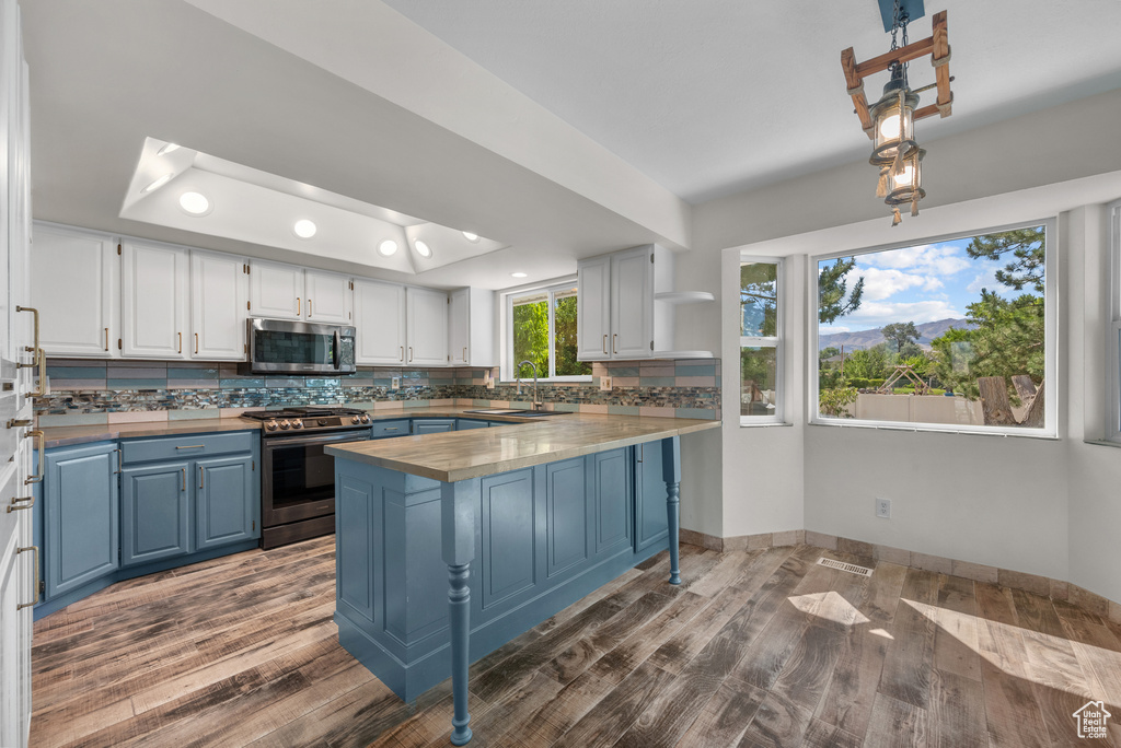 Photo 4 for MLS #2106606 at 278 S Hale St