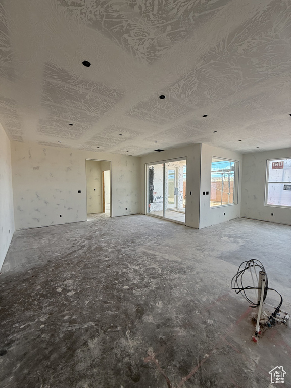Photo 8 for MLS #2106617 at 5318 S Shorebreak Dr