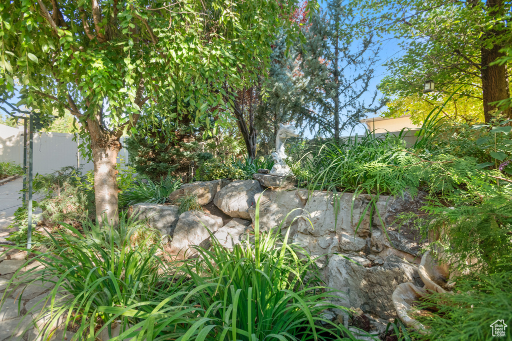 2368 E 8300 S South Weber, UT 84405