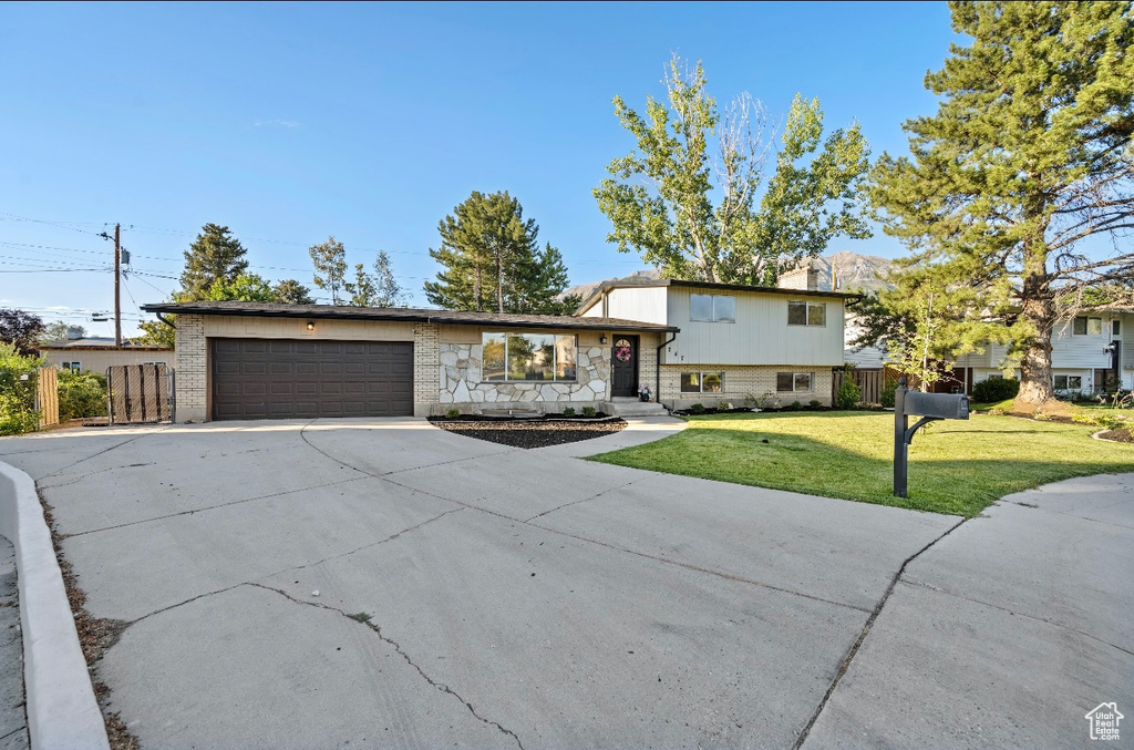 Photo 2 for MLS #2106629 at 247 E 1090 North
