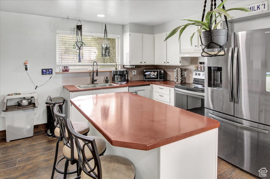 Photo 9 for MLS #2106643 at 448 Parkinson Dr