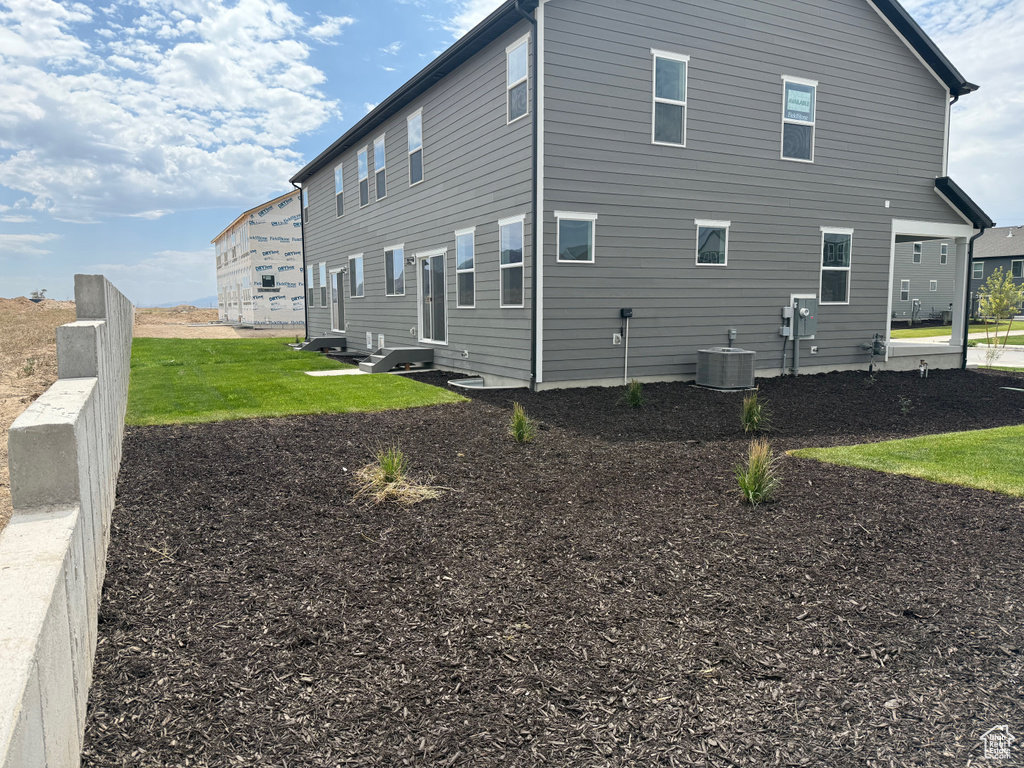 Photo 7 for MLS #2106664 at 3646 N Oak Blvd #322