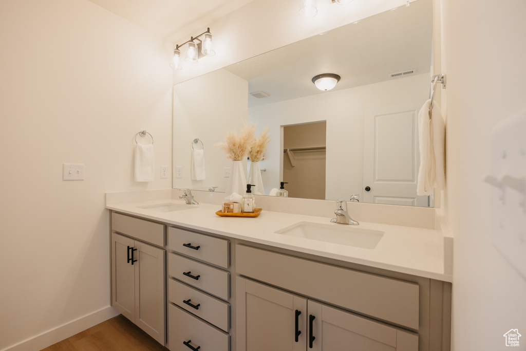 Photo 17 for MLS #2106676 at 3629 N Oak Blvd #335