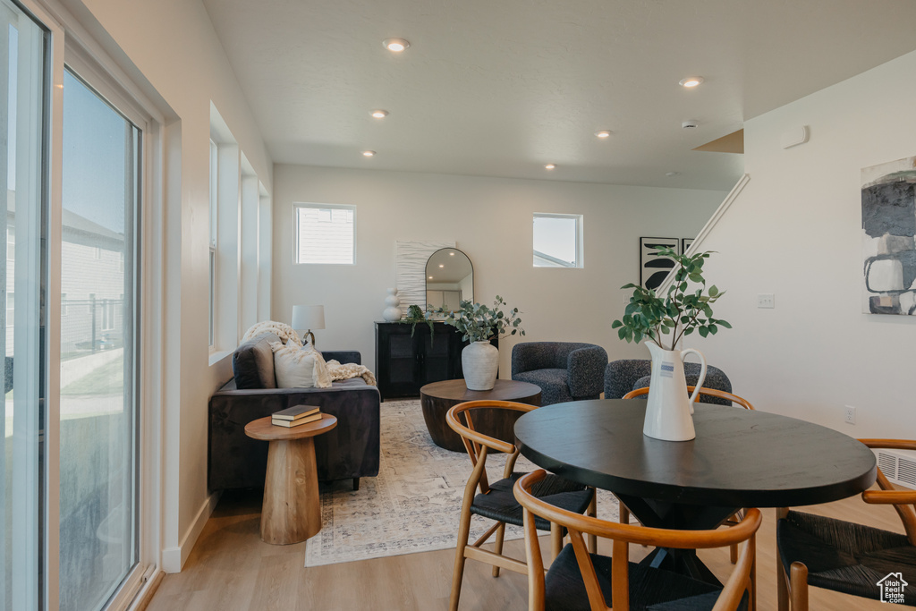 Photo 9 for MLS #2106676 at 3629 N Oak Blvd #335