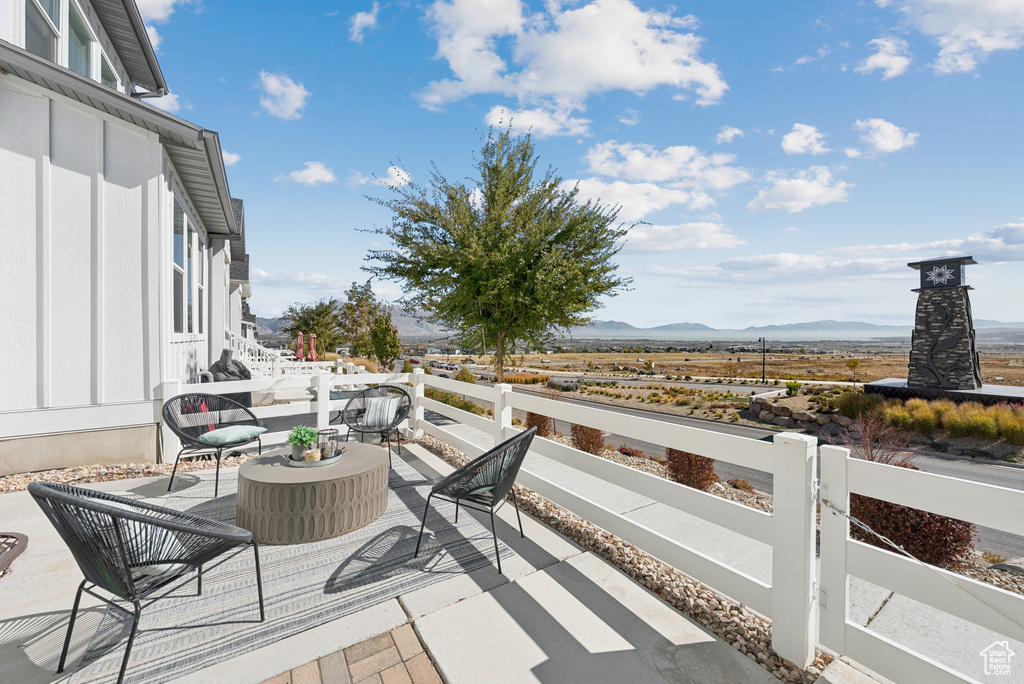 Photo 2 for MLS #2106704 at 937 W Sunspear Dr