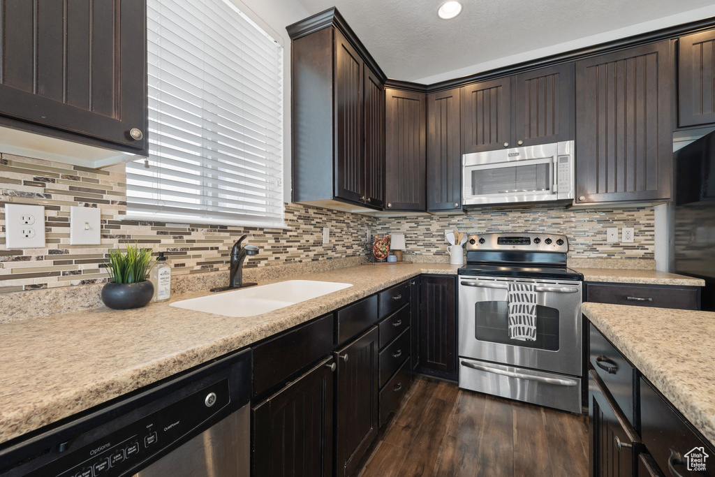 Photo 11 for MLS #2106710 at 3741 N Meadow Springs