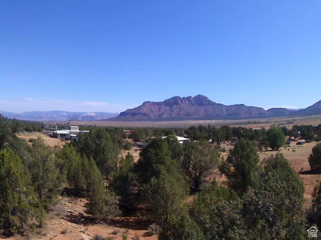 6484 S COYOTE RD Apple Valley, UT 84737