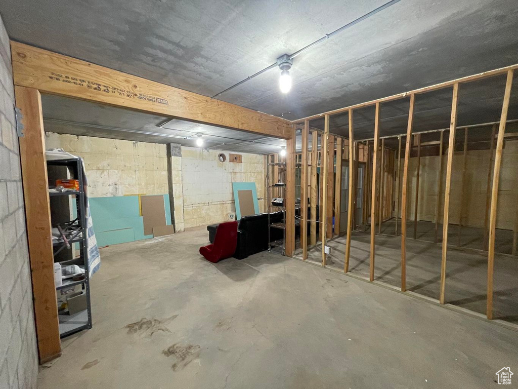 6484 S COYOTE RD Apple Valley, UT 84737