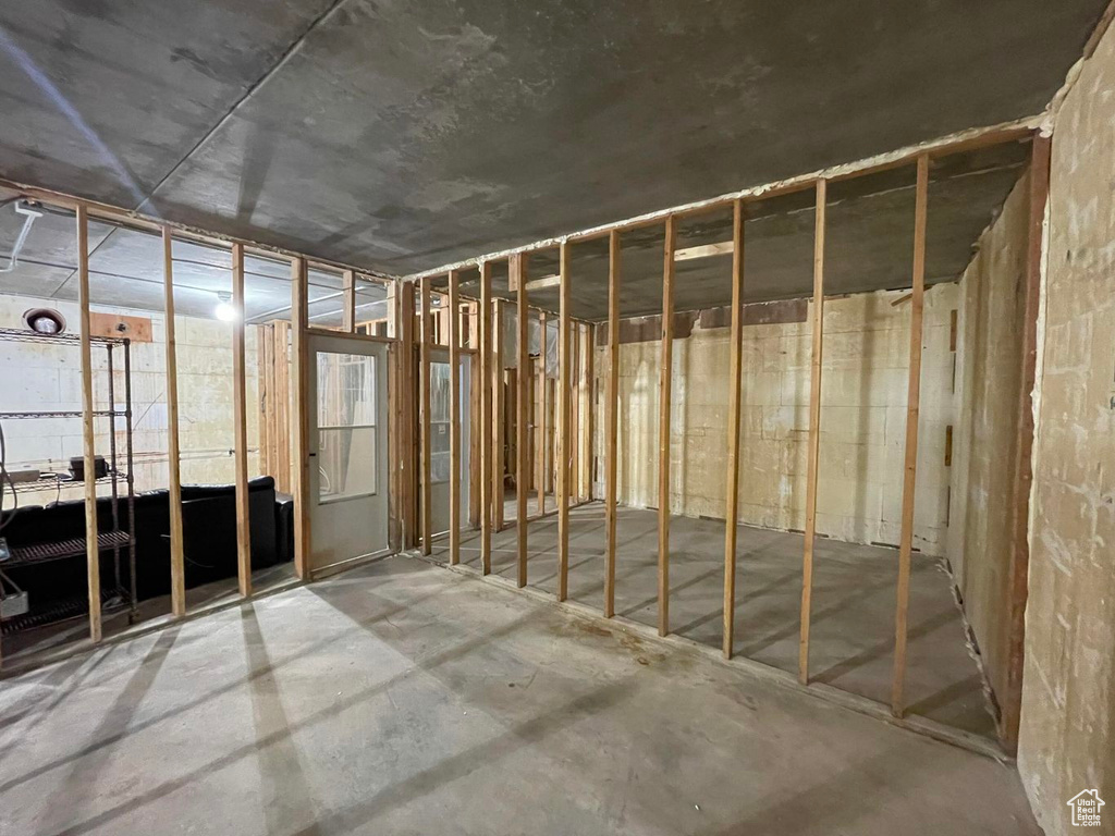 6484 S COYOTE RD Apple Valley, UT 84737