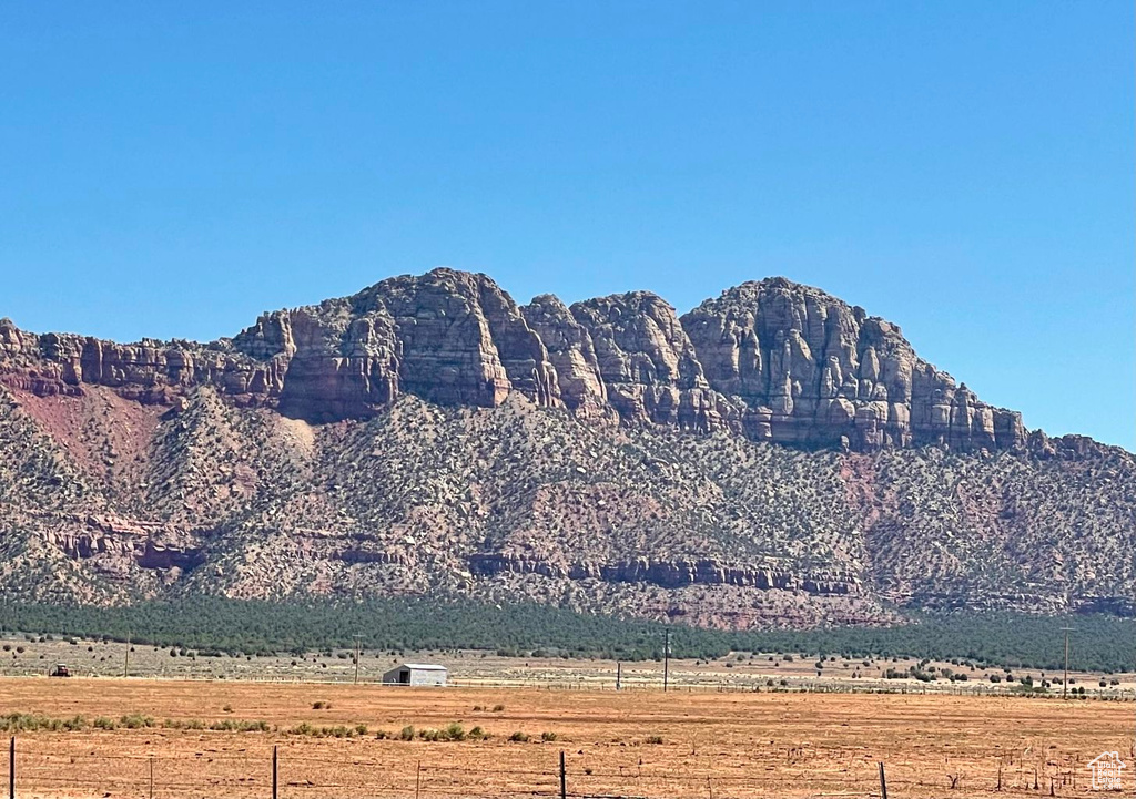 6484 S COYOTE RD Apple Valley, UT 84737