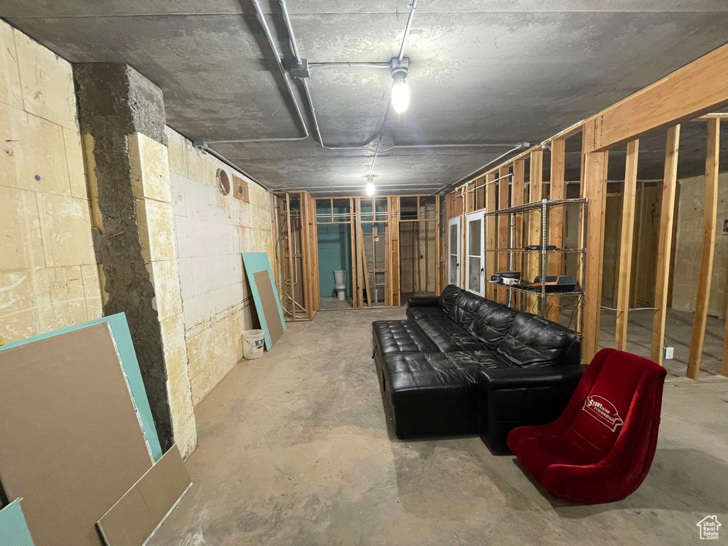 6484 S COYOTE RD Apple Valley, UT 84737