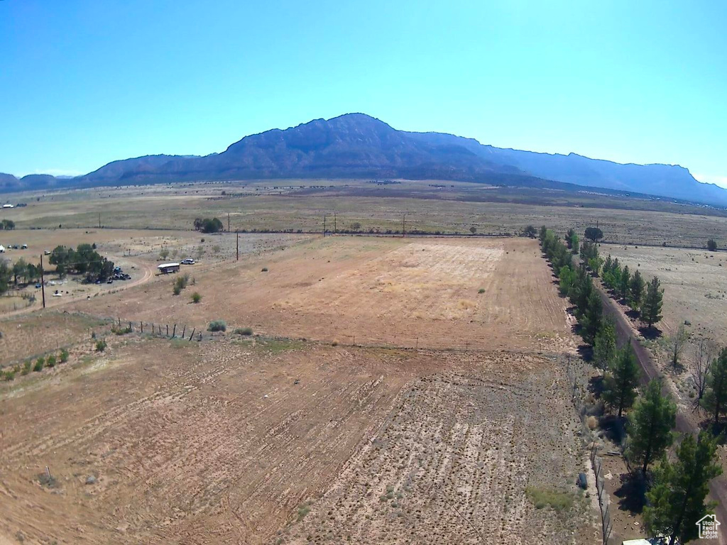 6484 S COYOTE RD Apple Valley, UT 84737