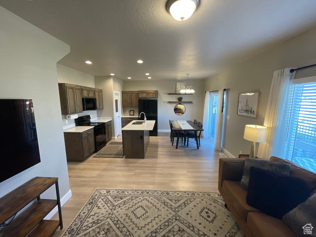 Photo 5 for MLS #2106731 at 828 N Old Fort Dr  #84
