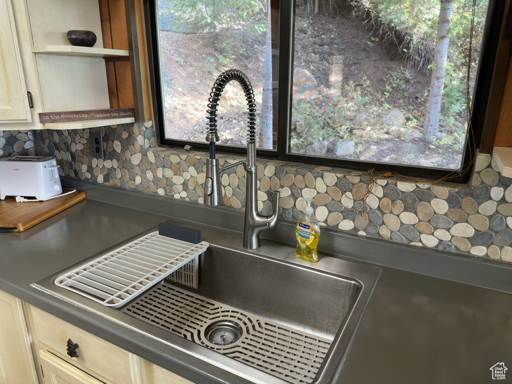 Photo 19 for MLS #2106735 at 49 N Pine Creek Rd