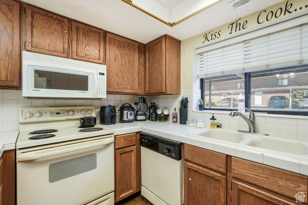Photo 4 for MLS #2106754 at 1325 Lincoln Ave #47