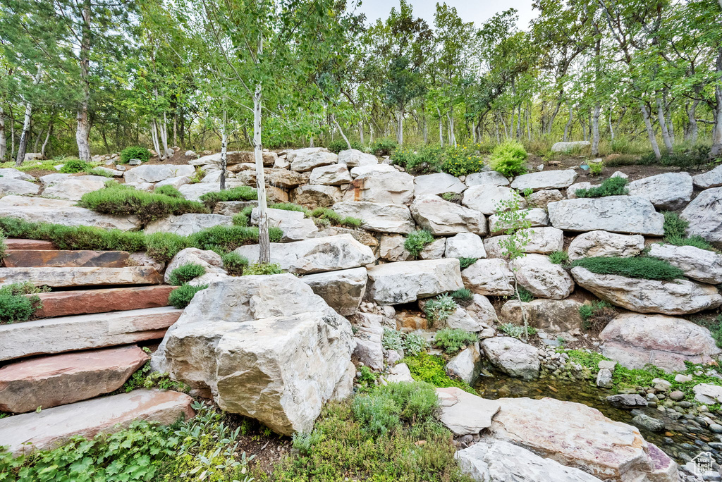2392 S CAVE HOLLOW WAY Bountiful, UT 84010